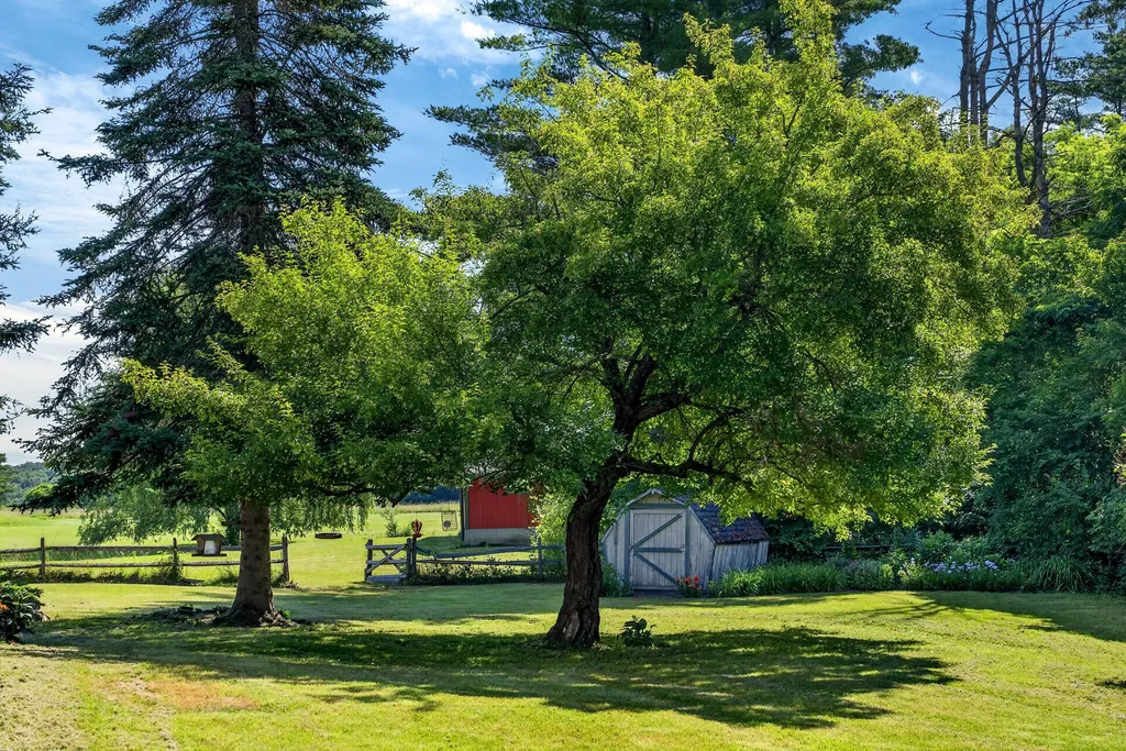 3811 W West River Road Sidney ME 04330