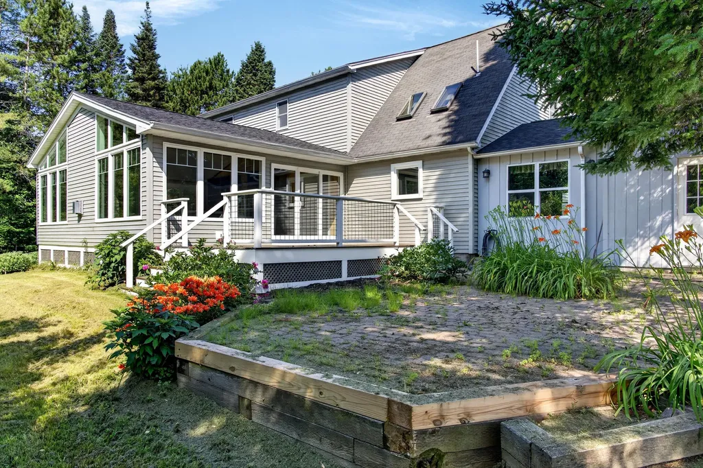 3811 W West River Road Sidney ME 04330