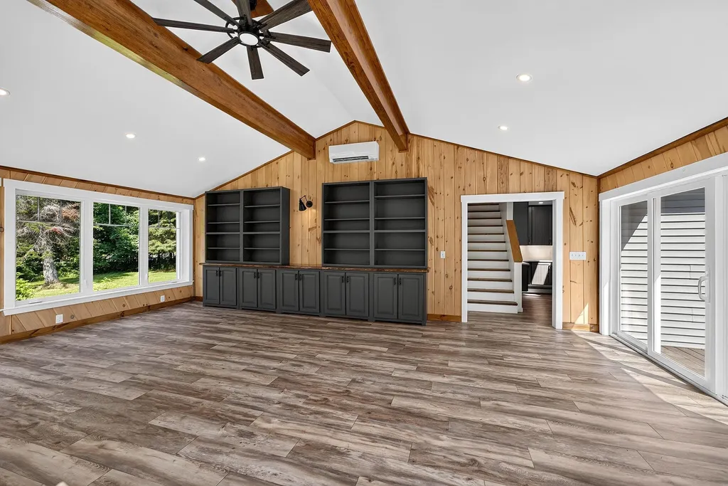 3811 W West River Road Sidney ME 04330