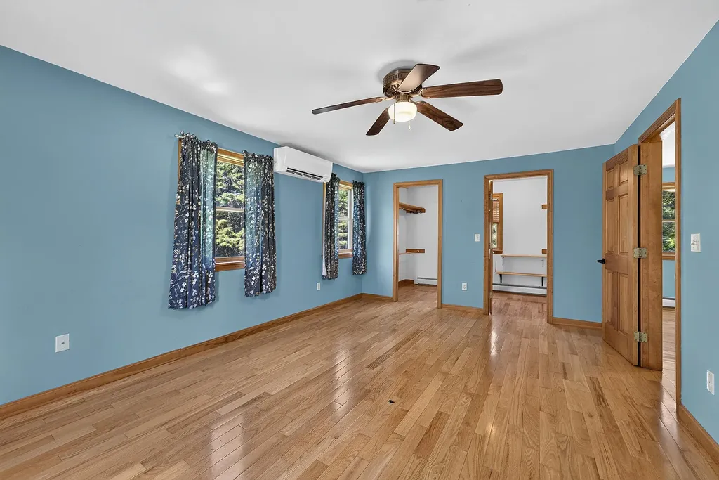 3811 W West River Road Sidney ME 04330