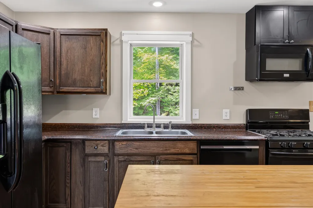 22 Thibeau Lane Greene ME 04236