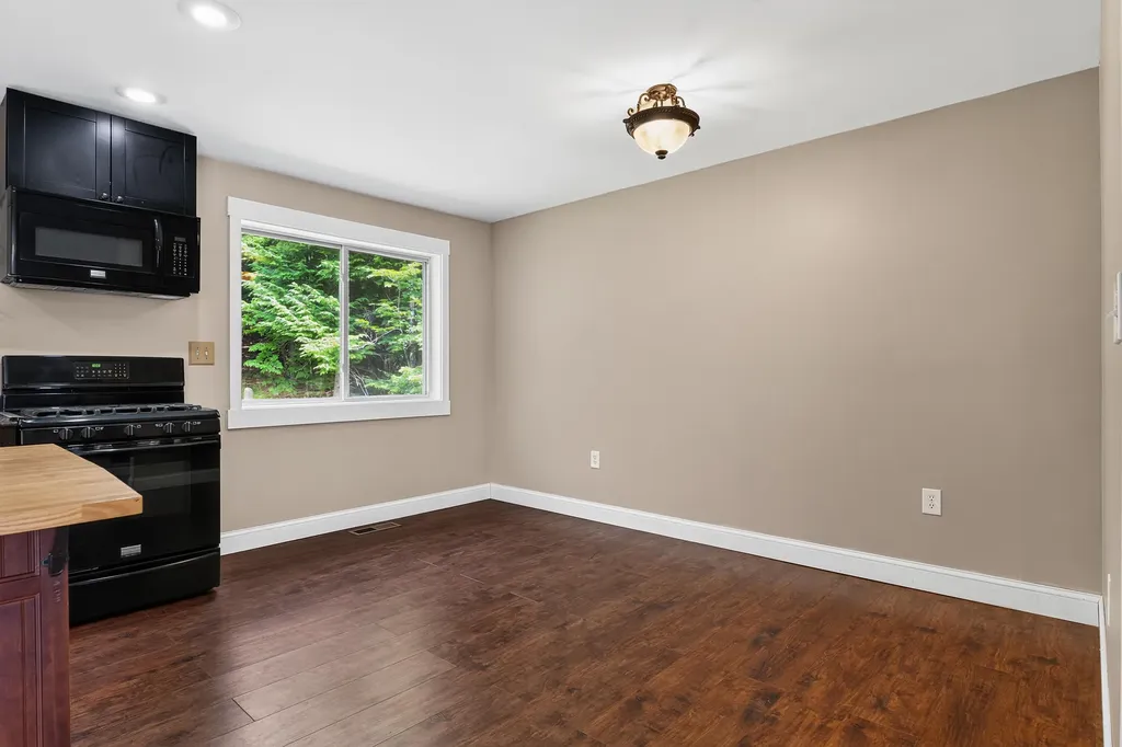 22 Thibeau Lane Greene ME 04236