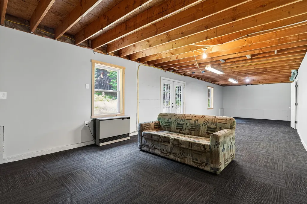 22 Thibeau Lane Greene ME 04236