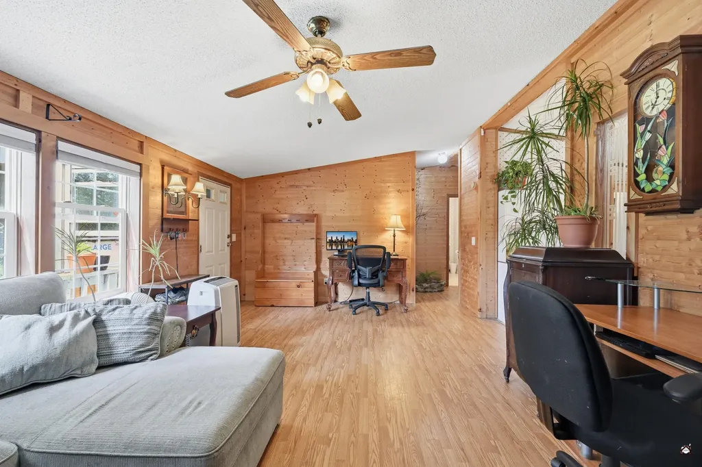20 Mill Stream Road Readfield ME 04355