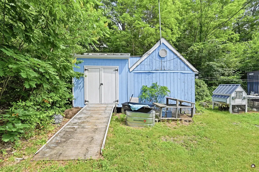 20 Mill Stream Road Readfield ME 04355