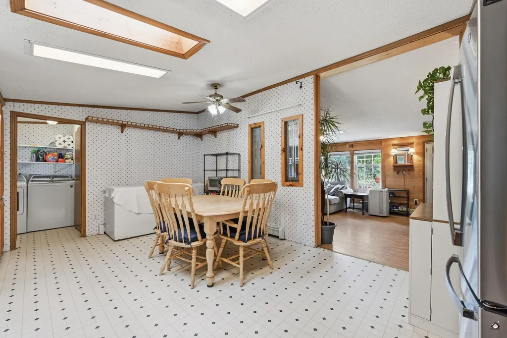 20 Mill Stream Road Readfield ME 04355