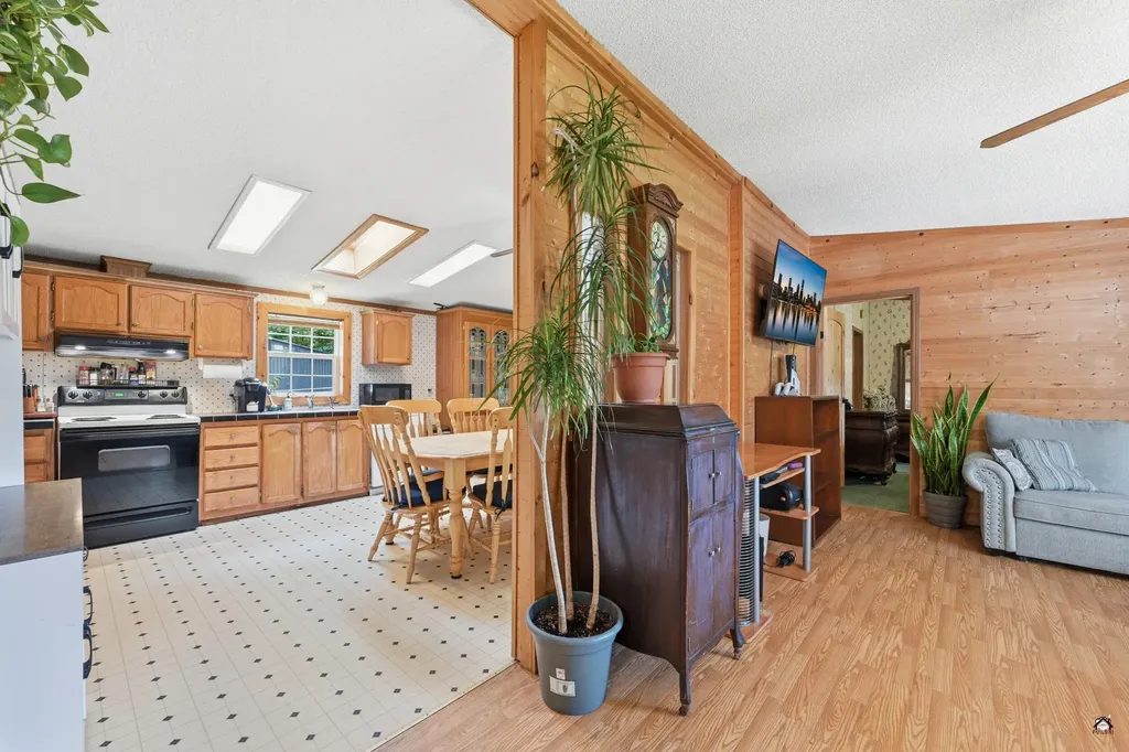 20 Mill Stream Road Readfield ME 04355