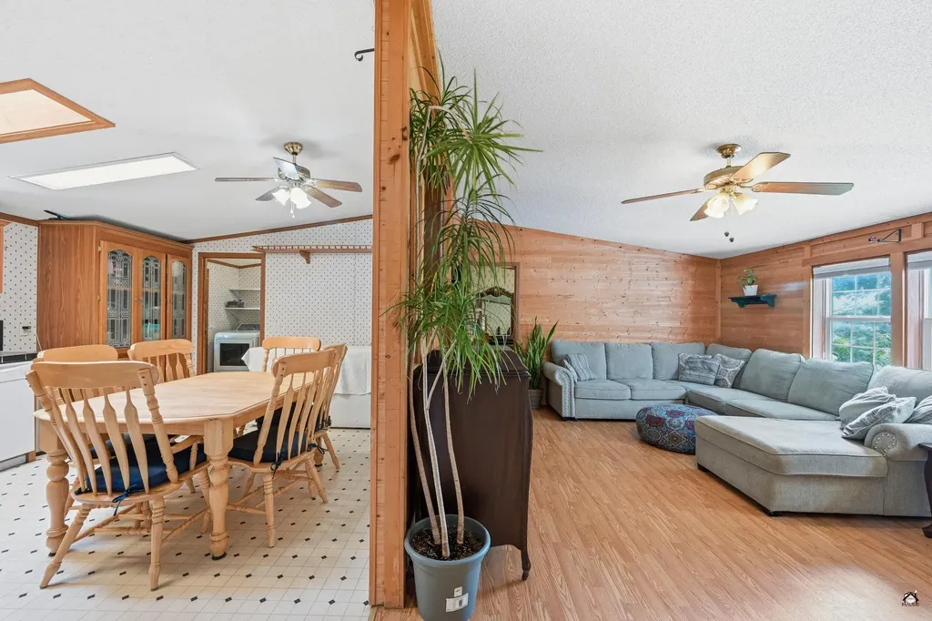 20 Mill Stream Road Readfield ME 04355
