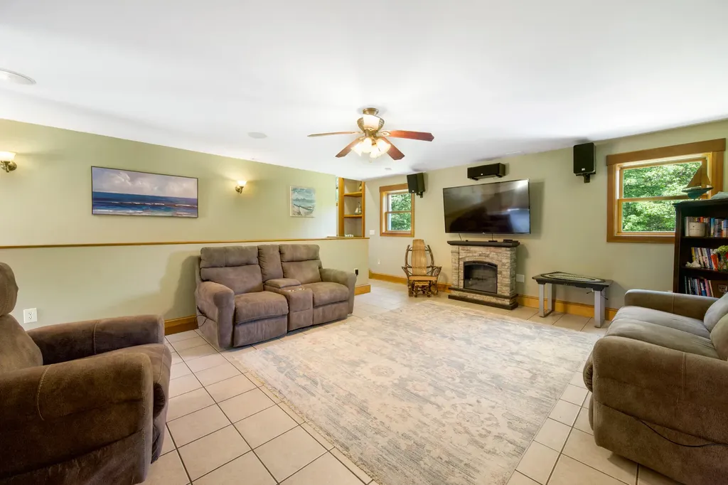 1 Dakin Lane Searsport ME 04974