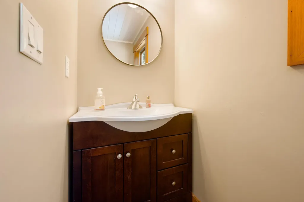 1 Dakin Lane Searsport ME 04974
