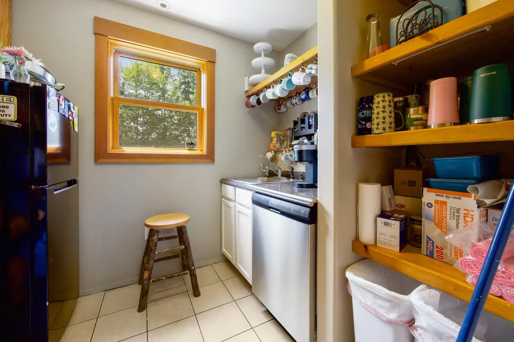 1 Dakin Lane Searsport ME 04974