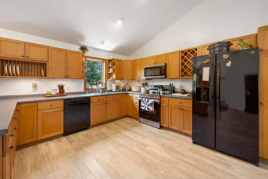 1 Dakin Lane Searsport ME 04974