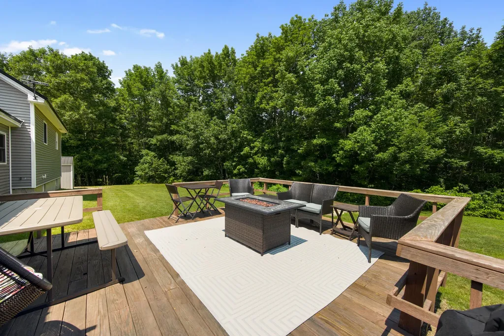 1 Dakin Lane Searsport ME 04974