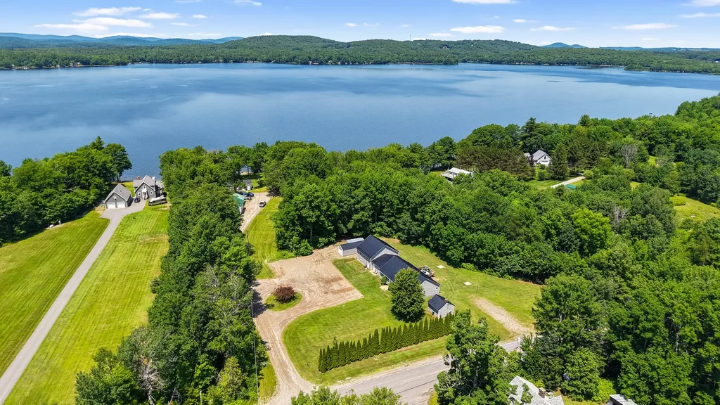 1 Dakin Lane Searsport ME 04974