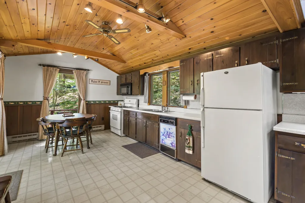 17 Boothby Lane Casco ME 04015