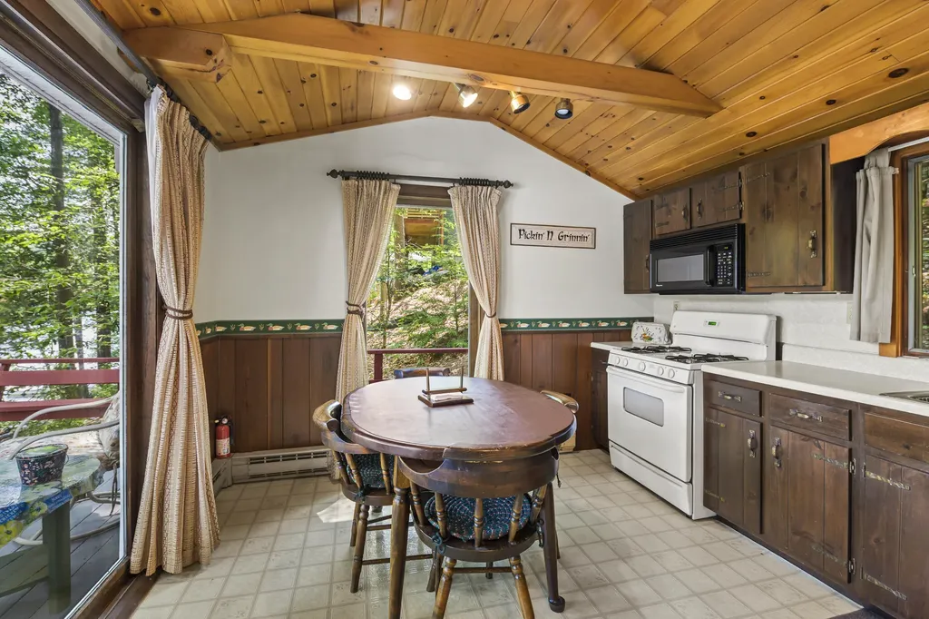 17 Boothby Lane Casco ME 04015