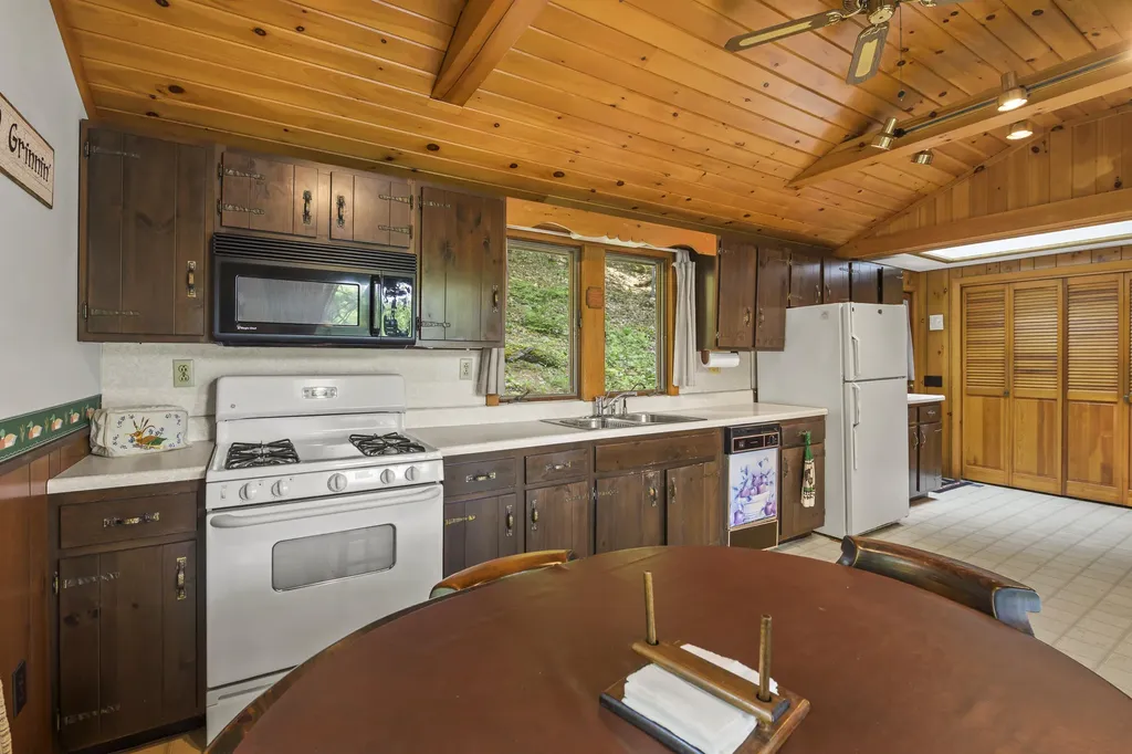 17 Boothby Lane Casco ME 04015