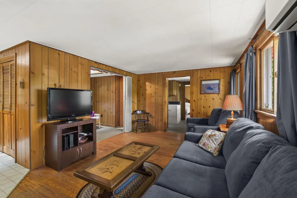 17 Boothby Lane Casco ME 04015