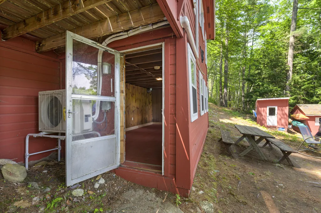 17 Boothby Lane Casco ME 04015