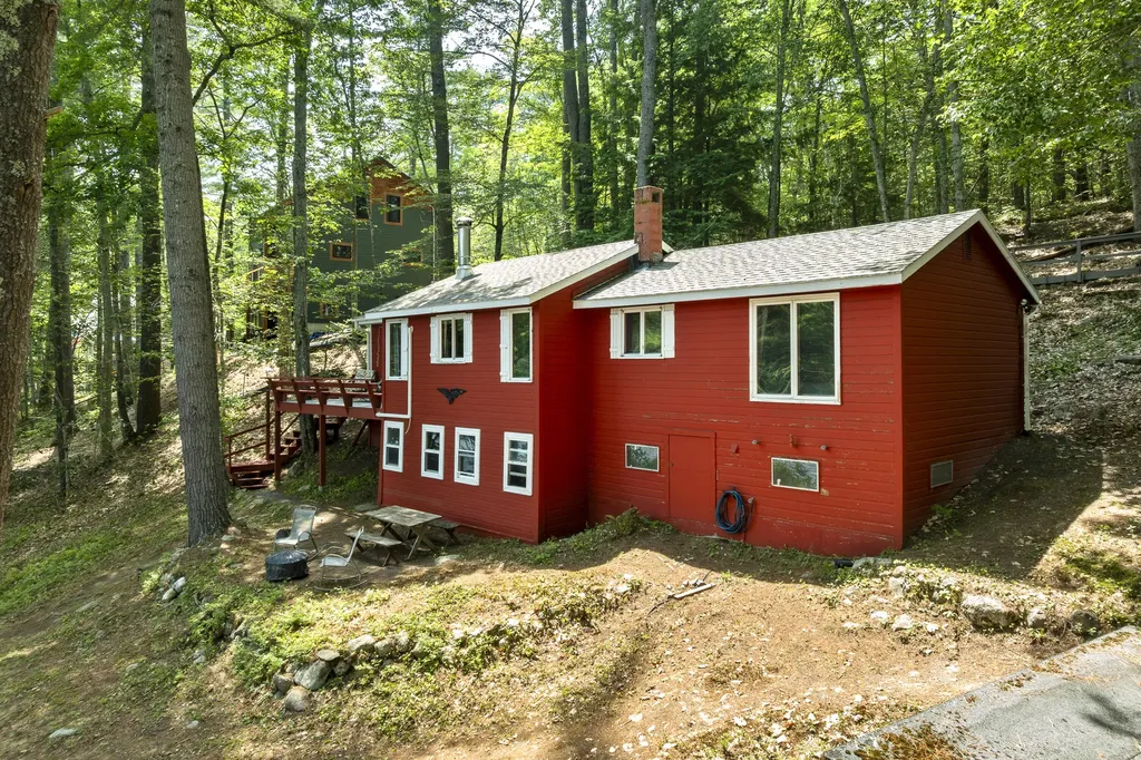 17 Boothby Lane Casco ME 04015