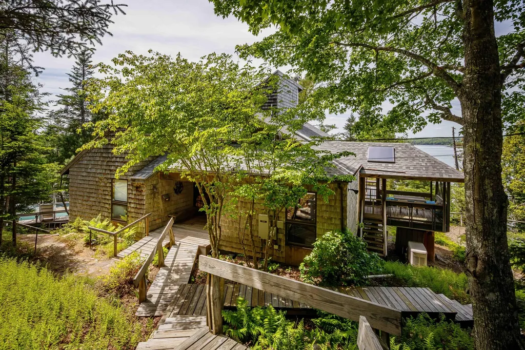 16 Modin Lane Penobscot ME 04476
