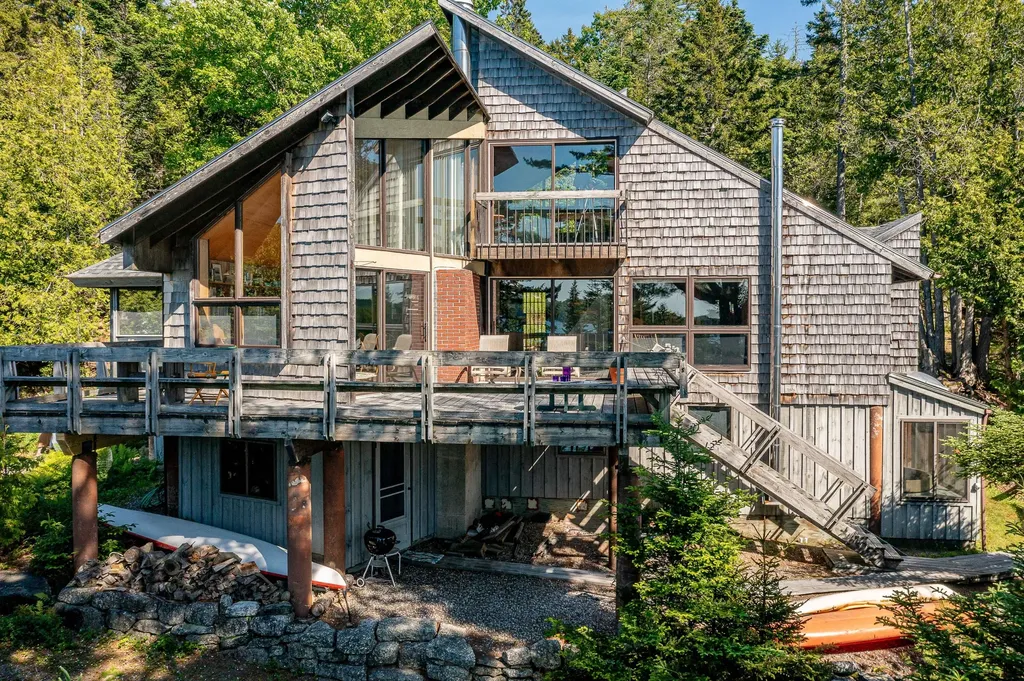 16 Modin Lane Penobscot ME 04476