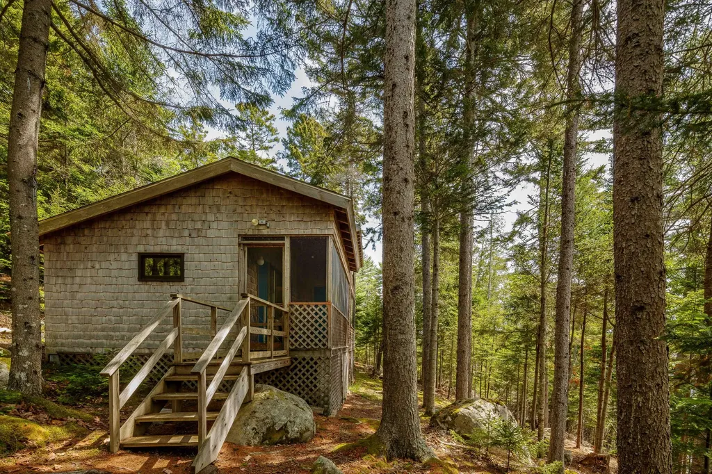 16 Modin Lane Penobscot ME 04476