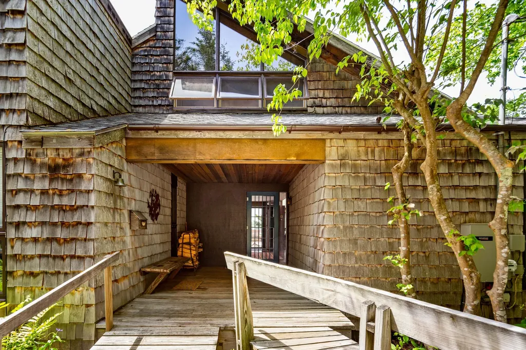 16 Modin Lane Penobscot ME 04476