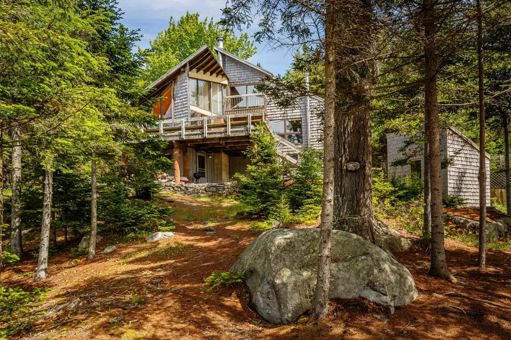 16 Modin Lane Penobscot ME 04476