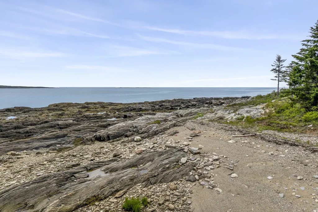 22 Cragmoor Lane Harpswell ME 04003