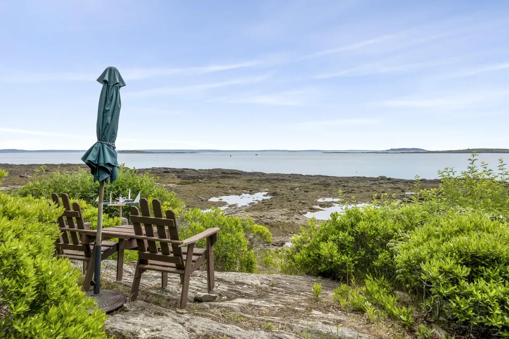 22 Cragmoor Lane Harpswell ME 04003