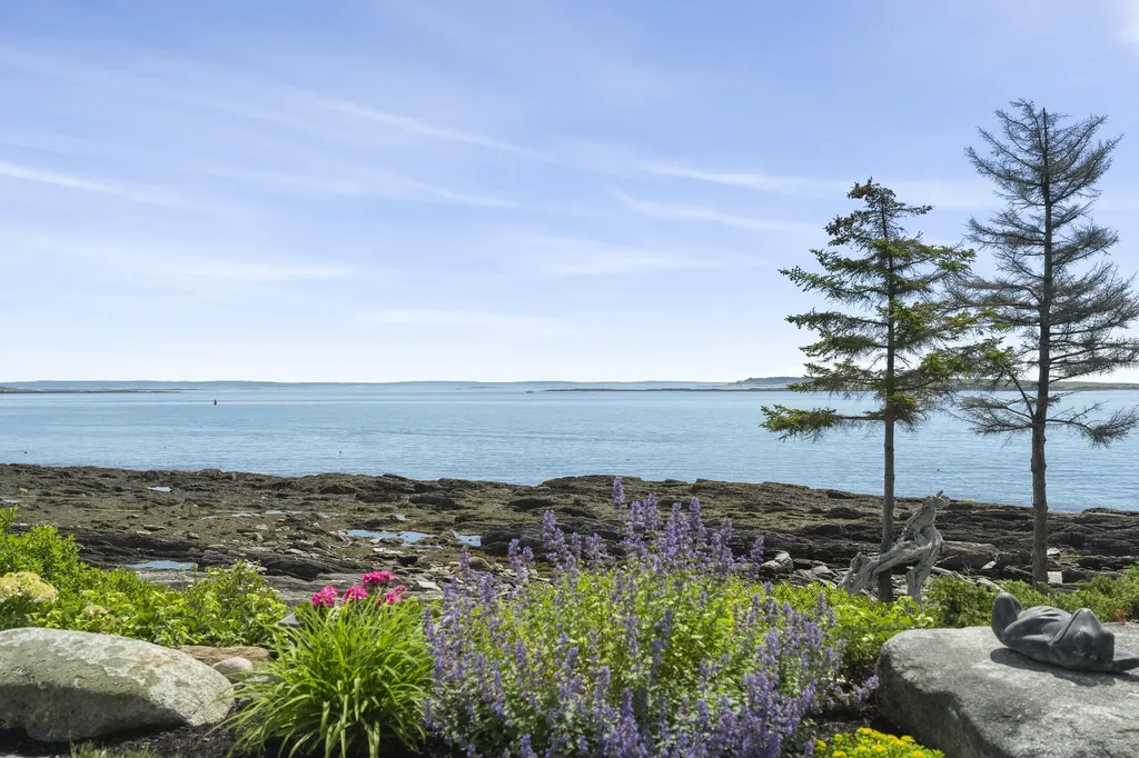 22 Cragmoor Lane Harpswell ME 04003