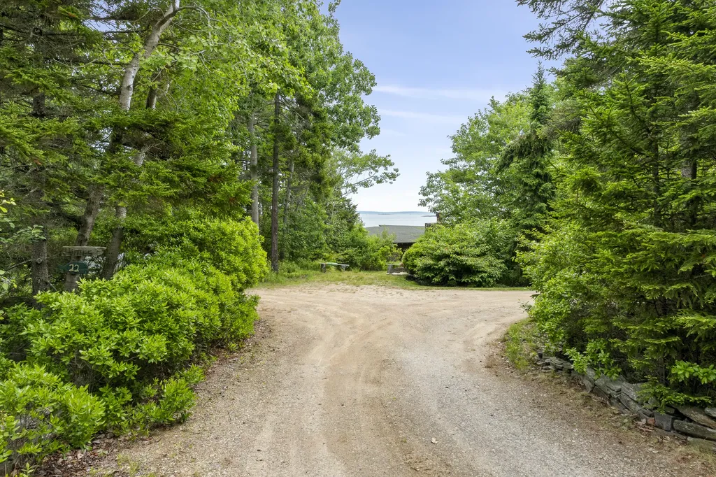 22 Cragmoor Lane Harpswell ME 04003