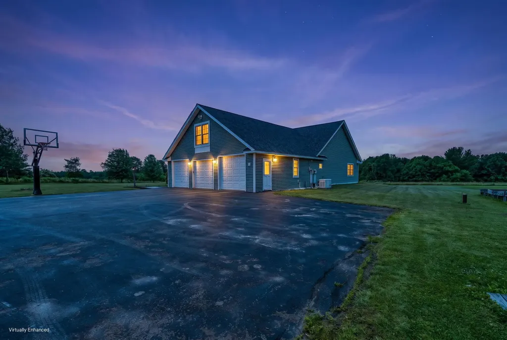 18 Bailey Road Sidney ME 04330