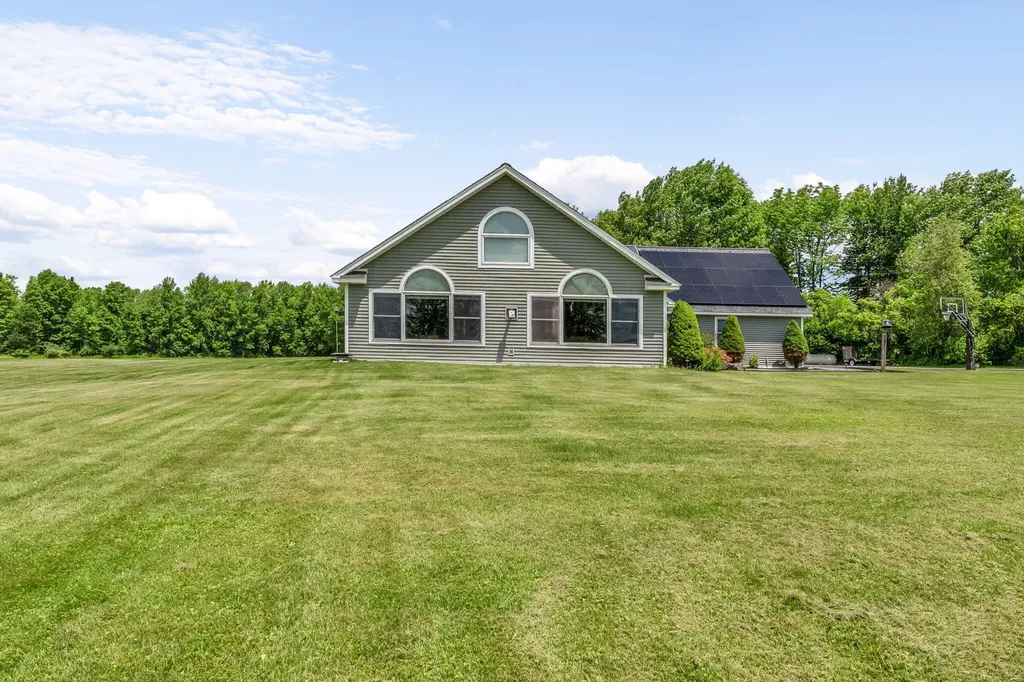 18 Bailey Road Sidney ME 04330