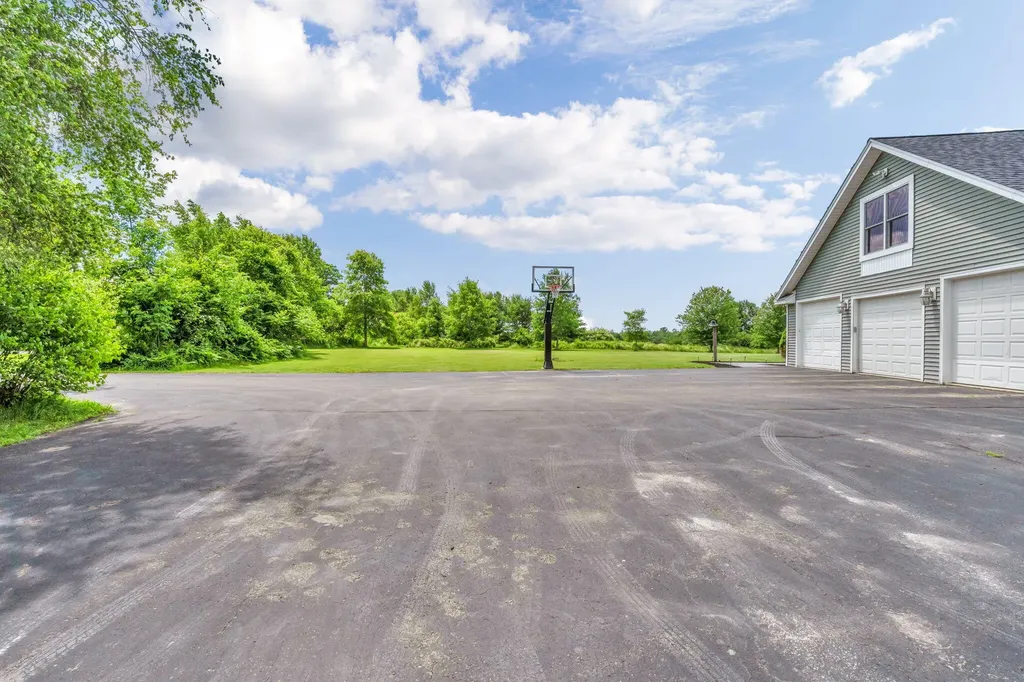 18 Bailey Road Sidney ME 04330