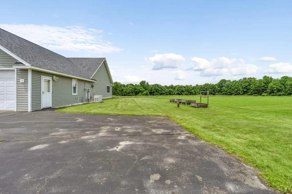 18 Bailey Road Sidney ME 04330