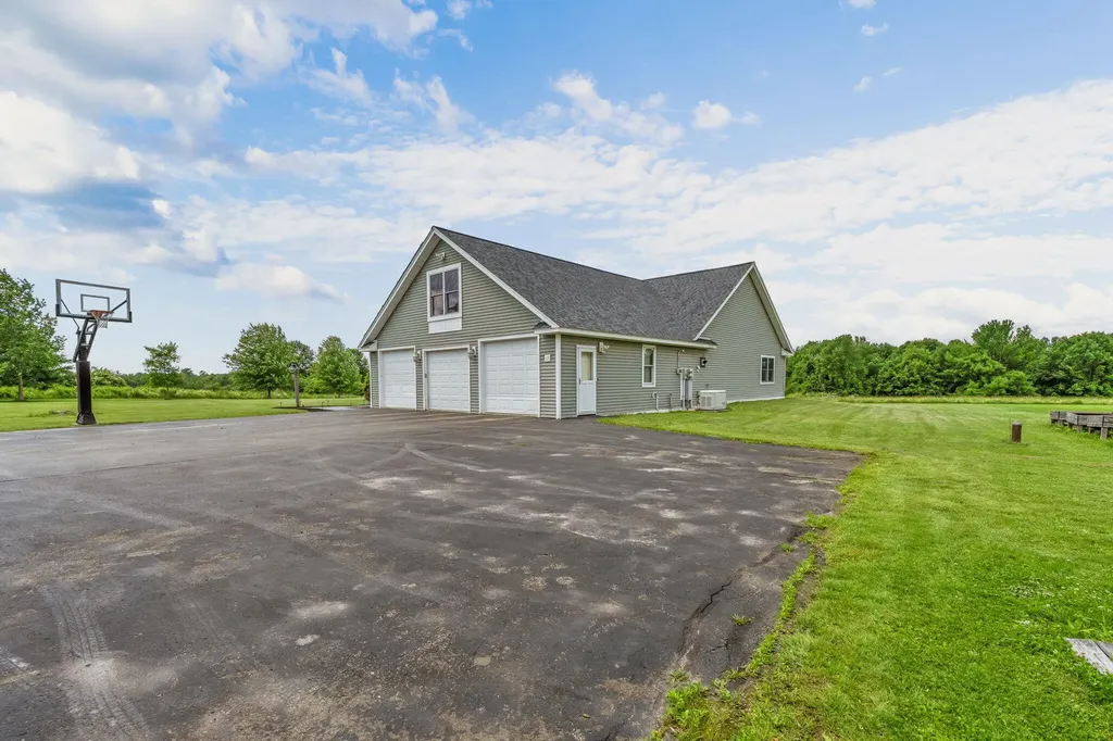 18 Bailey Road Sidney ME 04330