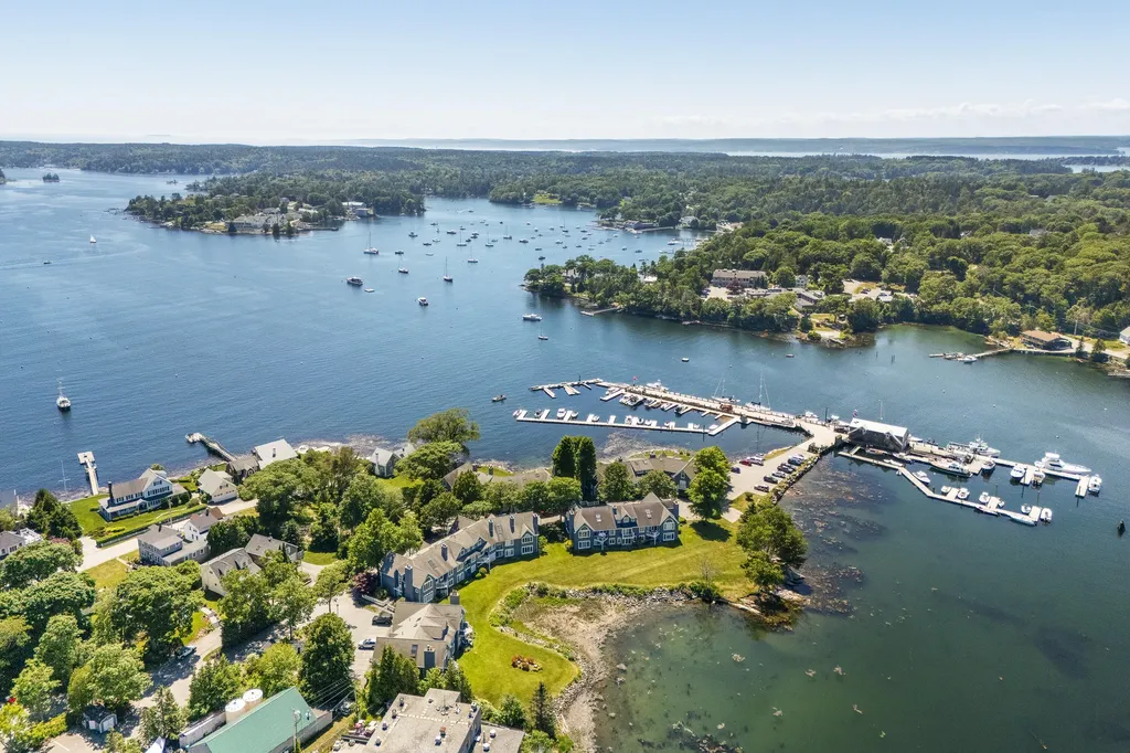 52 Mcfarland Point Drive Boothbay Harbor ME 04538