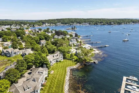 52 Mcfarland Point Drive Boothbay Harbor ME 04538