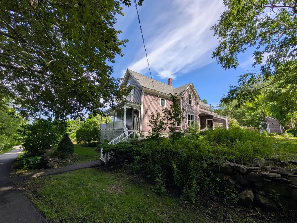 22 Brooks Way Owls Head ME 04854