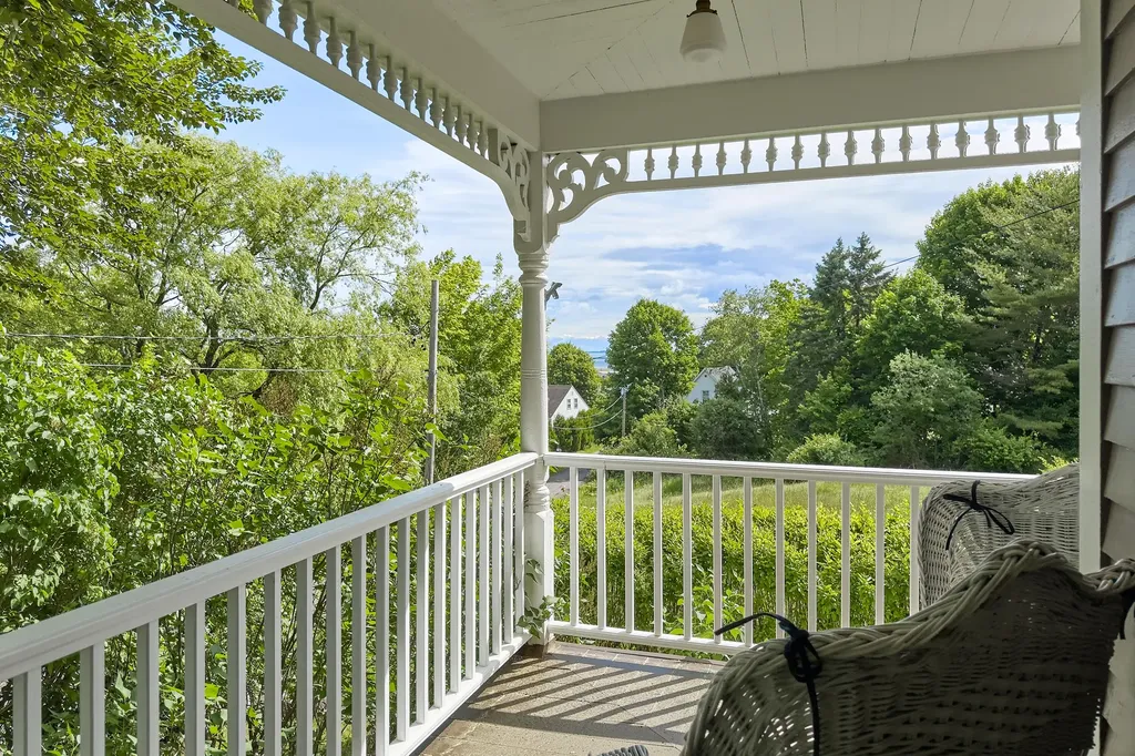 22 Brooks Way Owls Head ME 04854