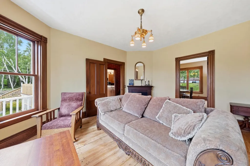 22 Brooks Way Owls Head ME 04854