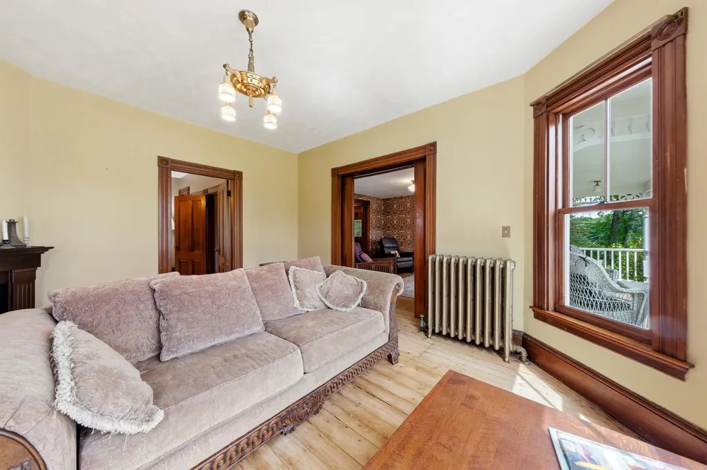 22 Brooks Way Owls Head ME 04854