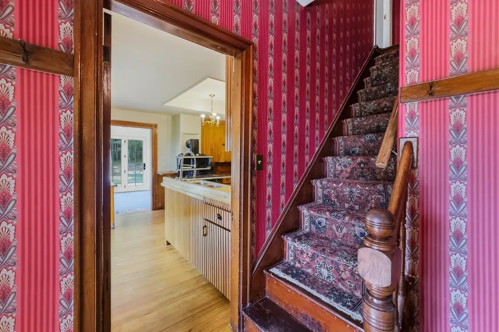 22 Brooks Way Owls Head ME 04854