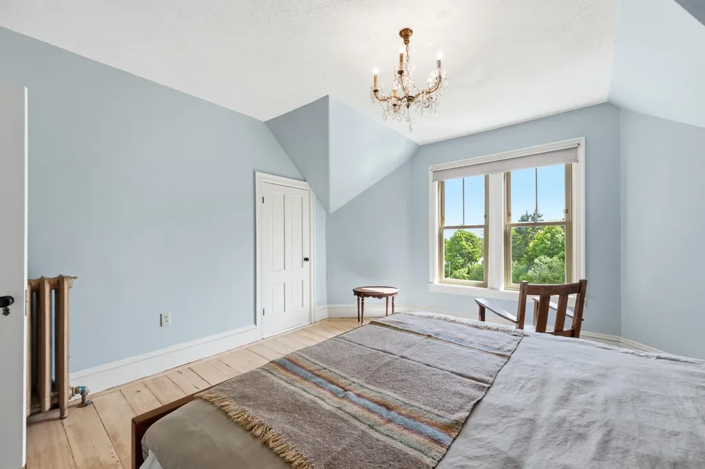 22 Brooks Way Owls Head ME 04854