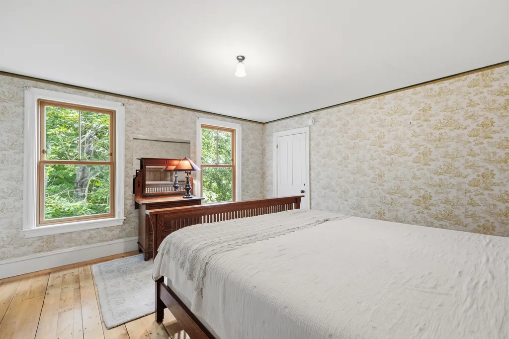 22 Brooks Way Owls Head ME 04854