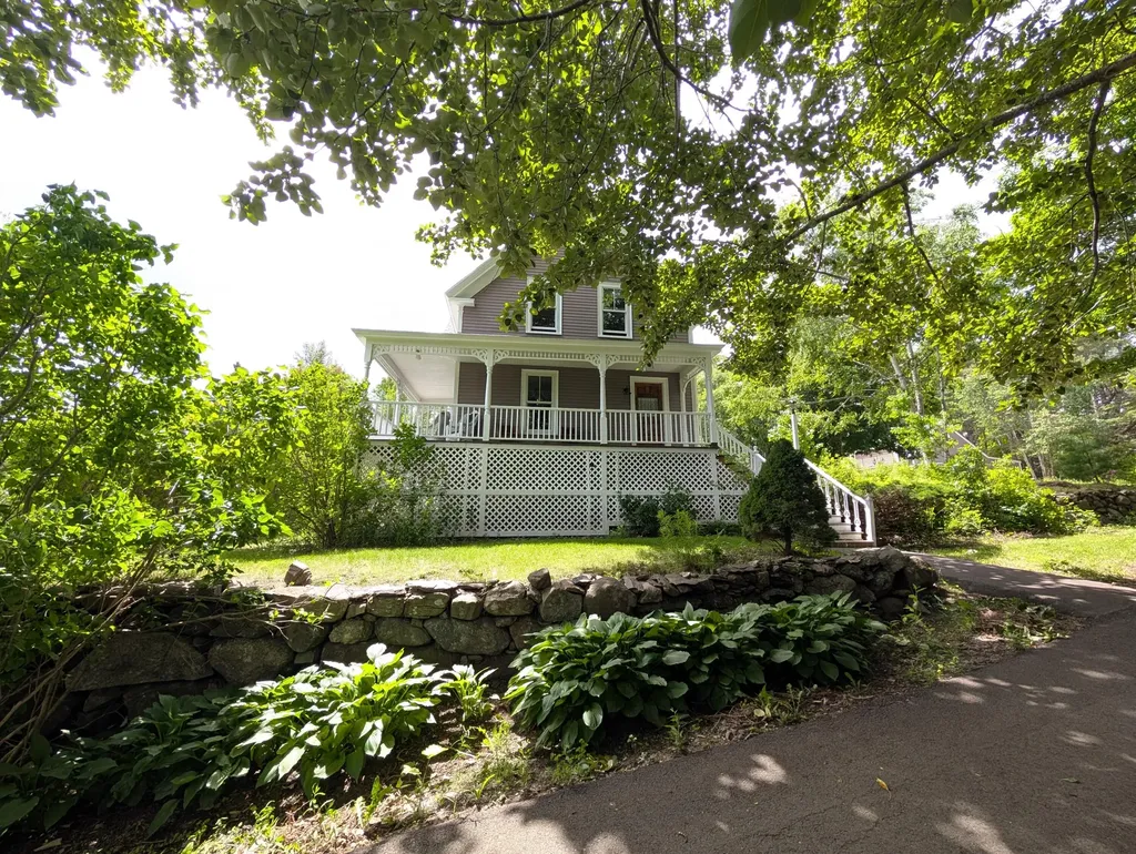 22 Brooks Way Owls Head ME 04854