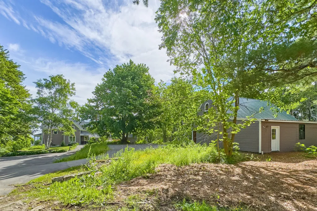 22 Brooks Way Owls Head ME 04854