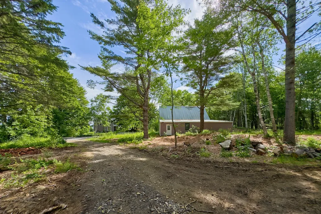 22 Brooks Way Owls Head ME 04854